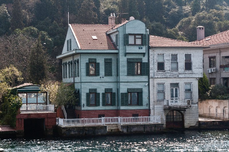 20100403_112522 D300.jpg - Home along the Bosphorus (Asian side)